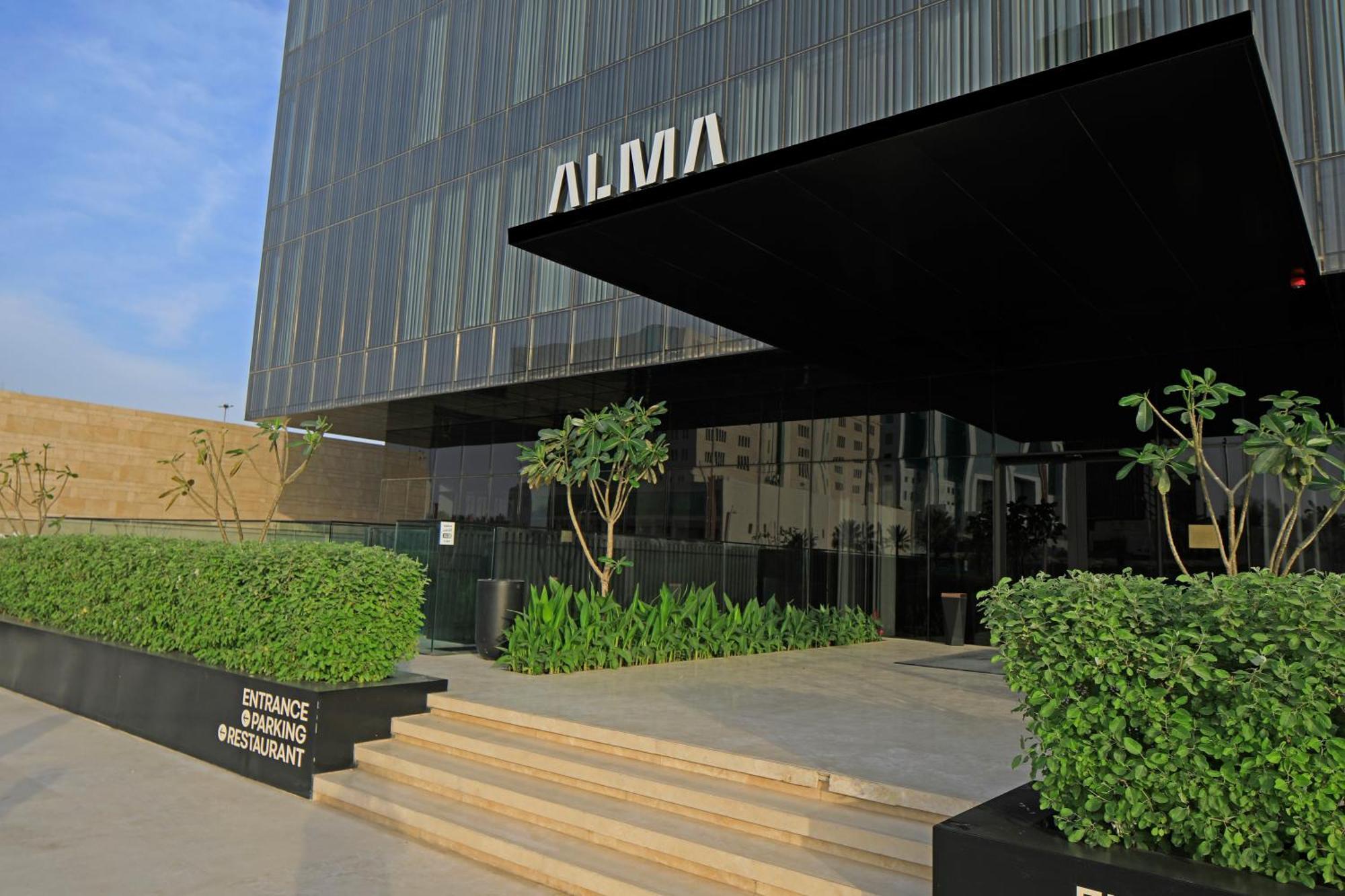 Alma Hotel Riaad Buitenkant foto